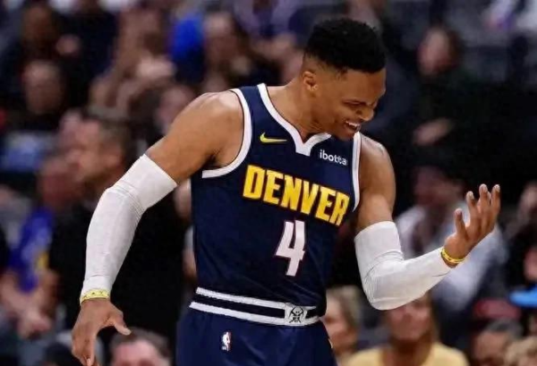 Sau một trận chiến hỗn loạn trong thị trường giao dịch NBA, nơi ba cựu chiến binh Westbrook, Paul và